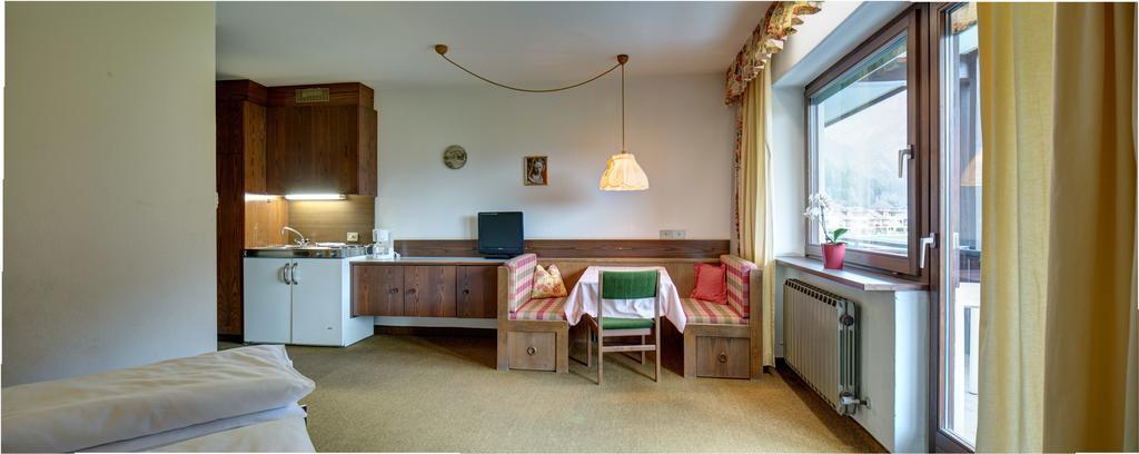 Residence Wiesenhof Campo Tures Szoba fotó